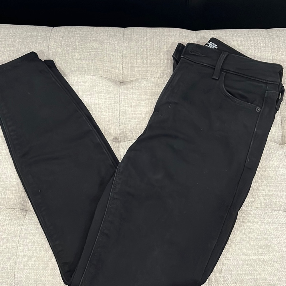 Black Old Navy jeans.